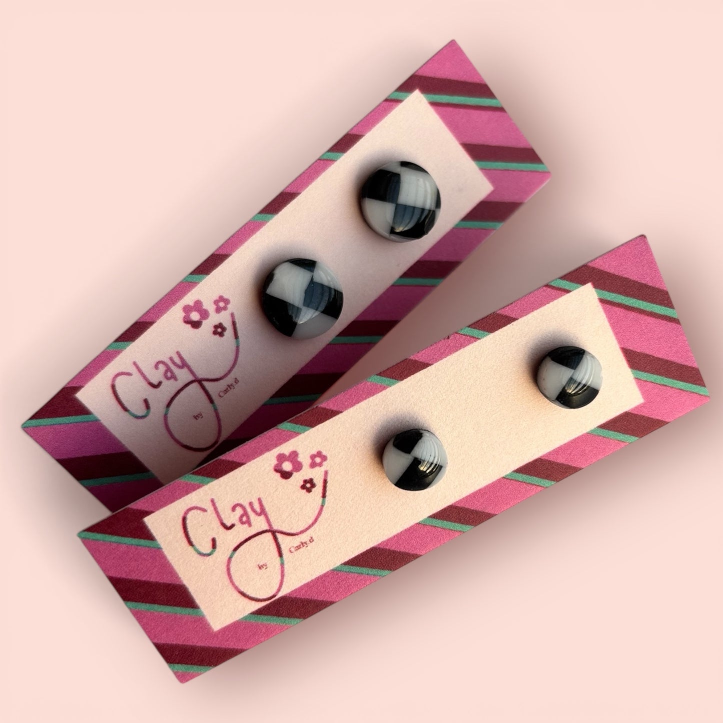 Monochrome Checker Studs