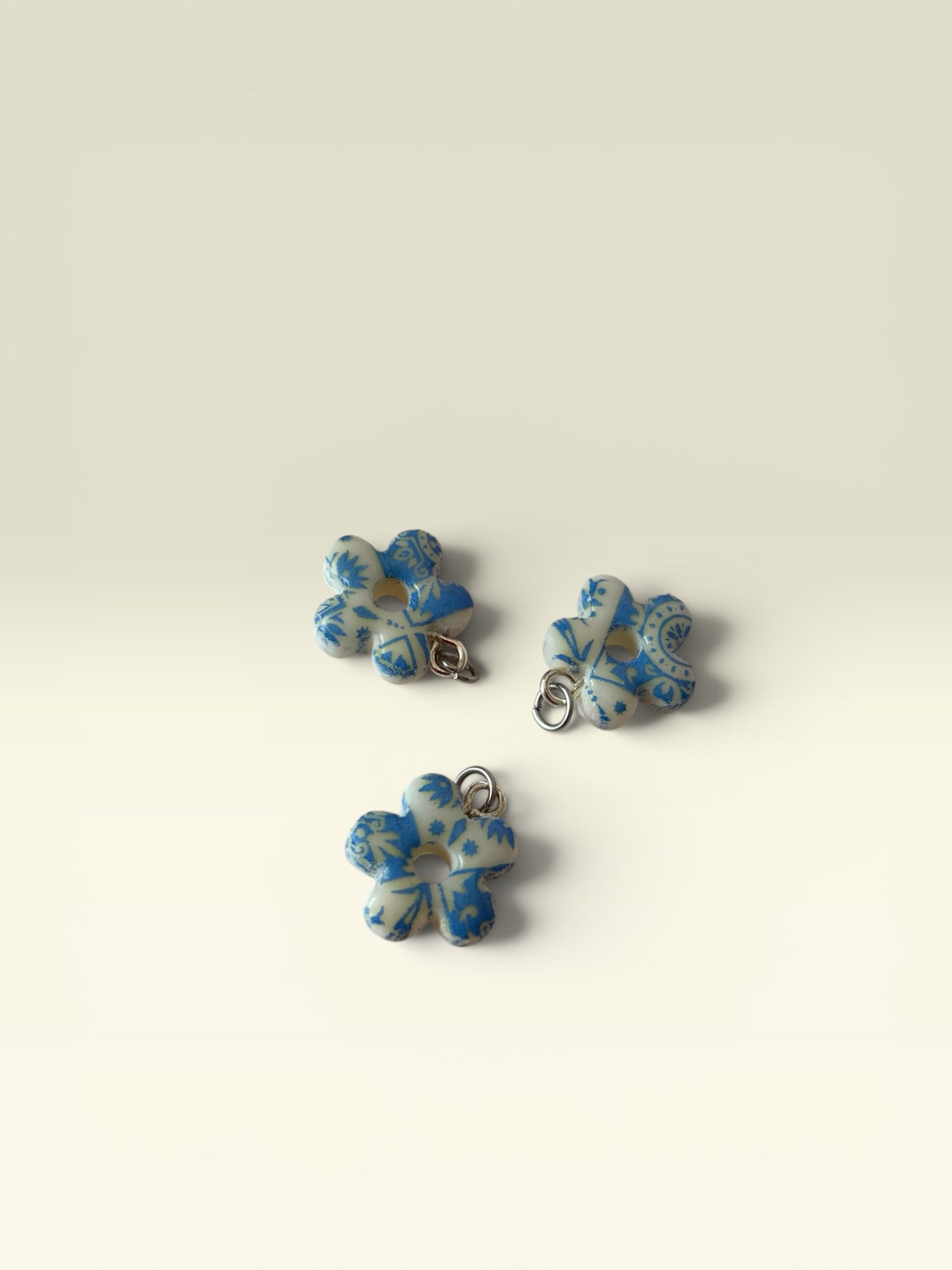 Amalfi Daisy Charms